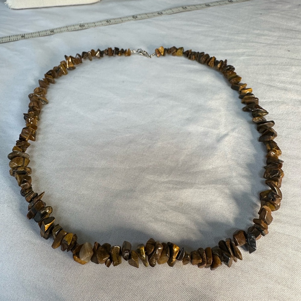 Polished tiger eye chip bead necklace - Picture 4 of 5